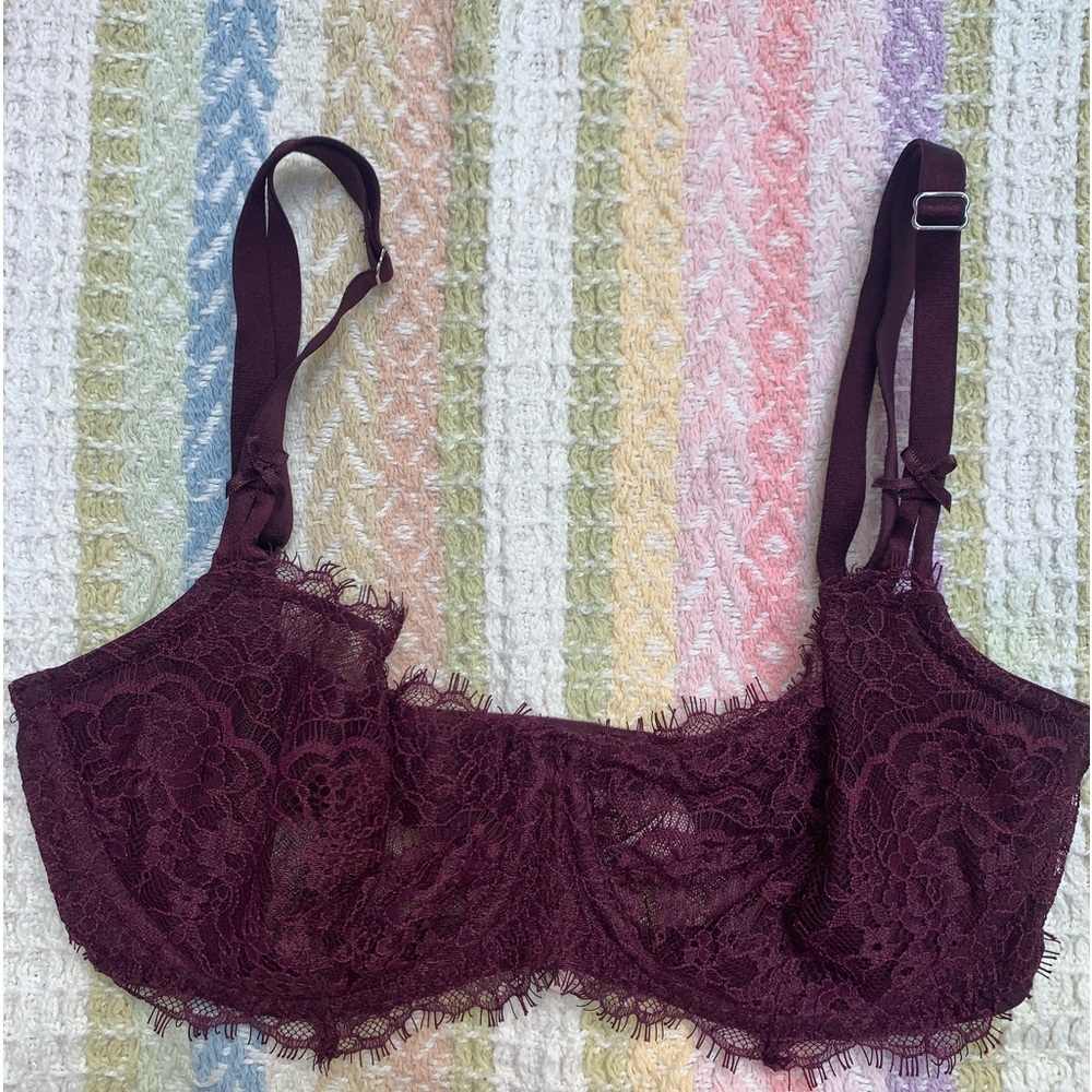 VICTORIA’S SECRET Dream Angles Unlined Push Up